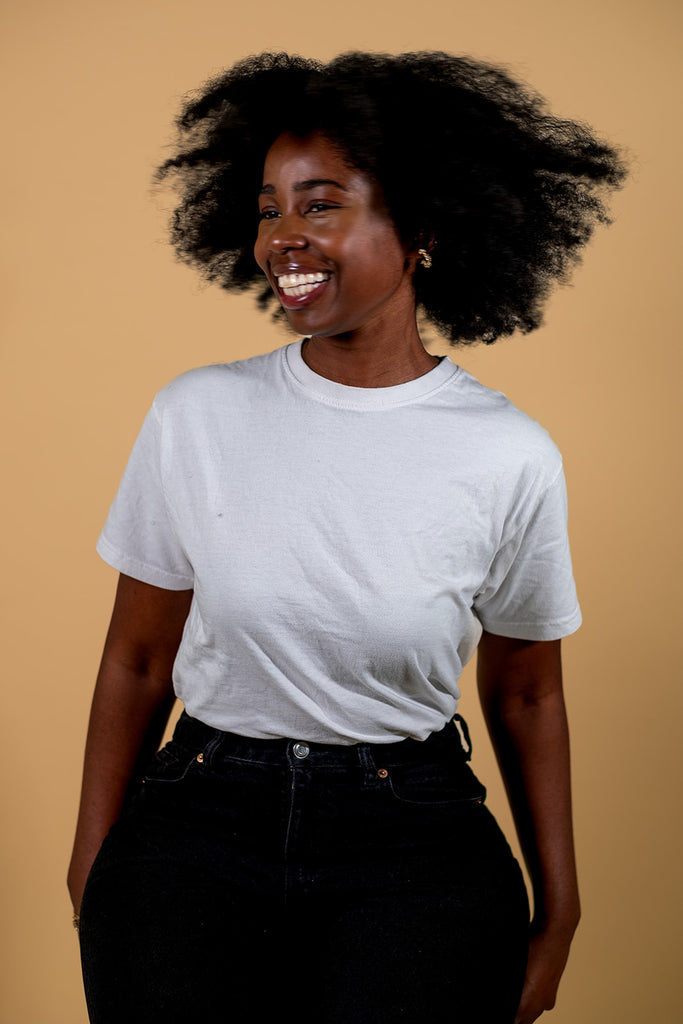 Gold Butter leave-in moisturiser for curly and coily hair, 3-in-1 formula to hydrate, detangle and define.
